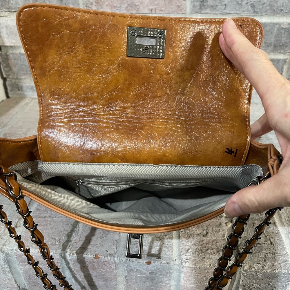 Elegant Brown Chain Bag - Picture 6 of 9